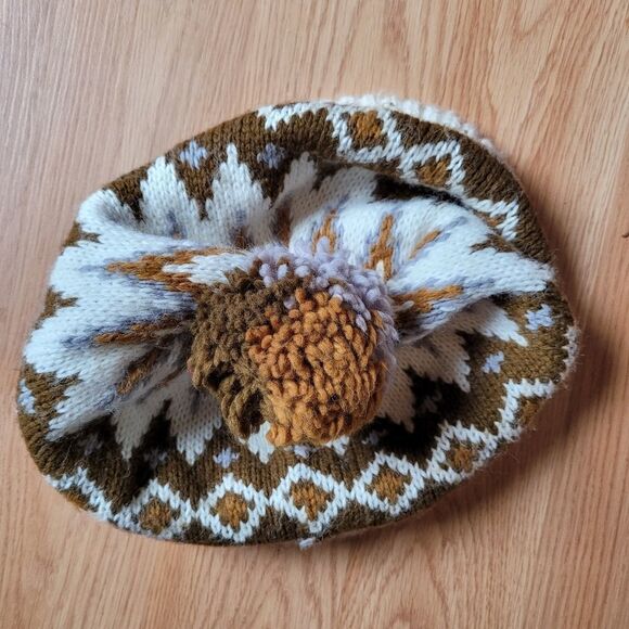 Cozy Knit Pom-Pom Hat - Brown and White - Picture 5 of 7